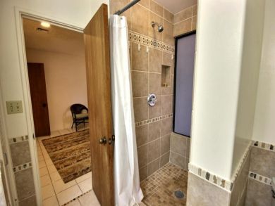 Spacious Maui, Hawaii Two Bedroom Rental Condo With Pool